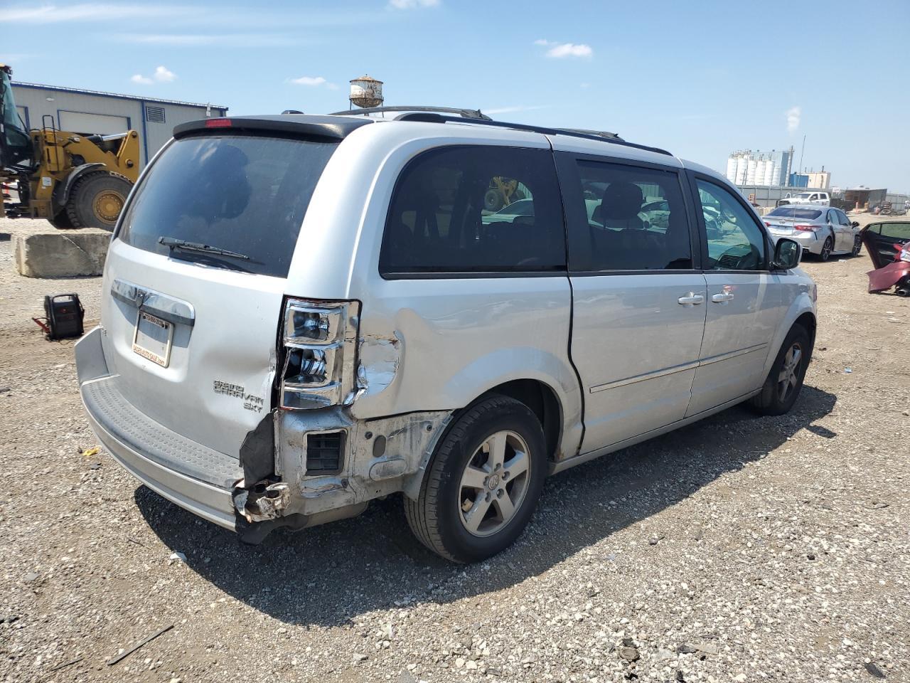 2010 Dodge Grand Caravan Sxt - Image 3
