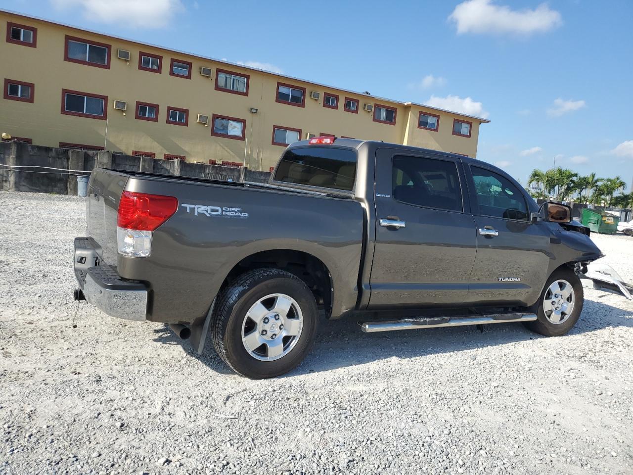 2011 Toyota Tundra Crewmax Limited - Image 3