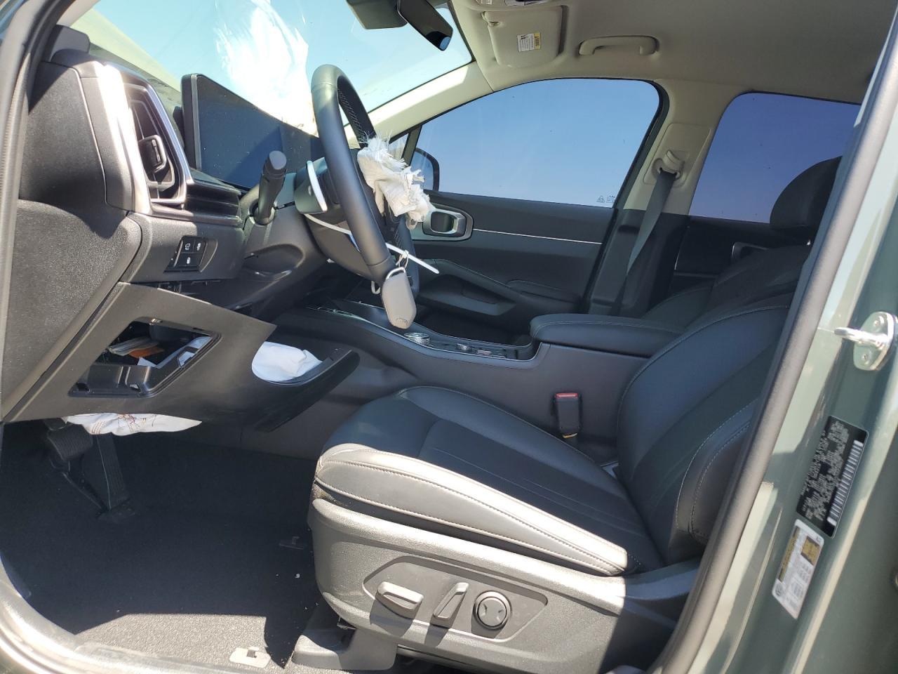 2025 Kia Sorento Ex - Image 7