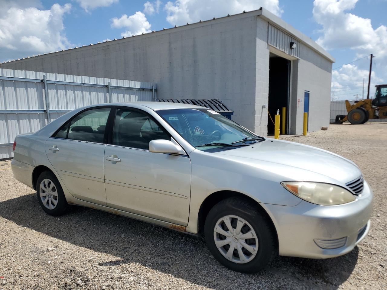 2006 Toyota Camry Le - Image 4
