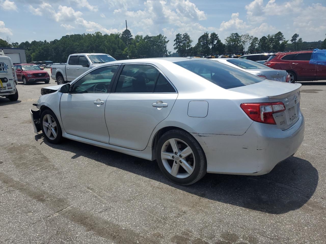 2014 Toyota Camry Se - Фото 2