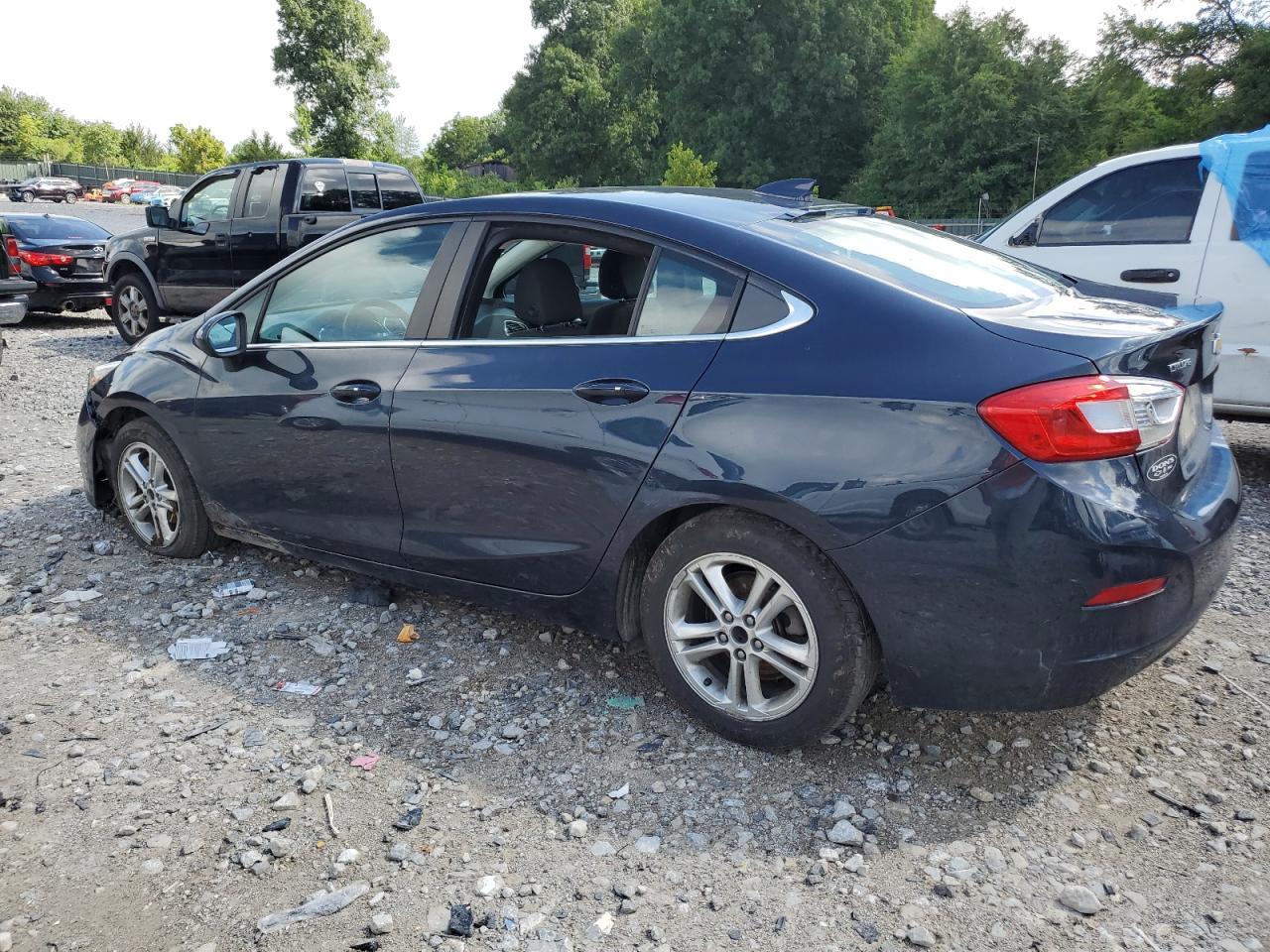 2016 Chevrolet Cruze Lt - Image 2