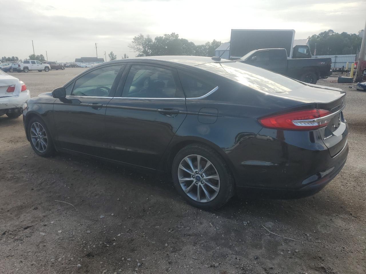 2017 Ford Fusion Se - Image 2
