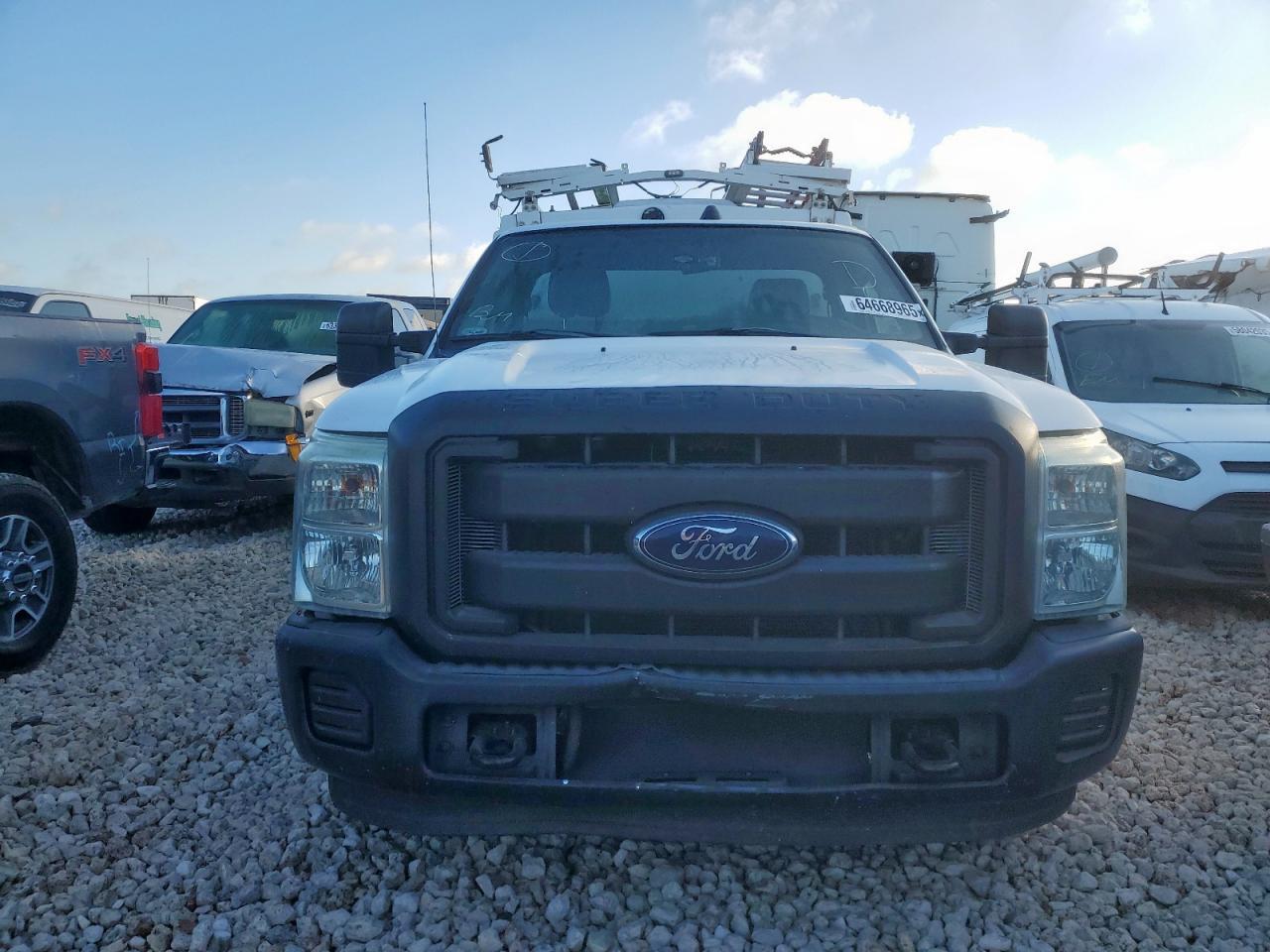 2013 Ford F350 Super Duty - Фото 5