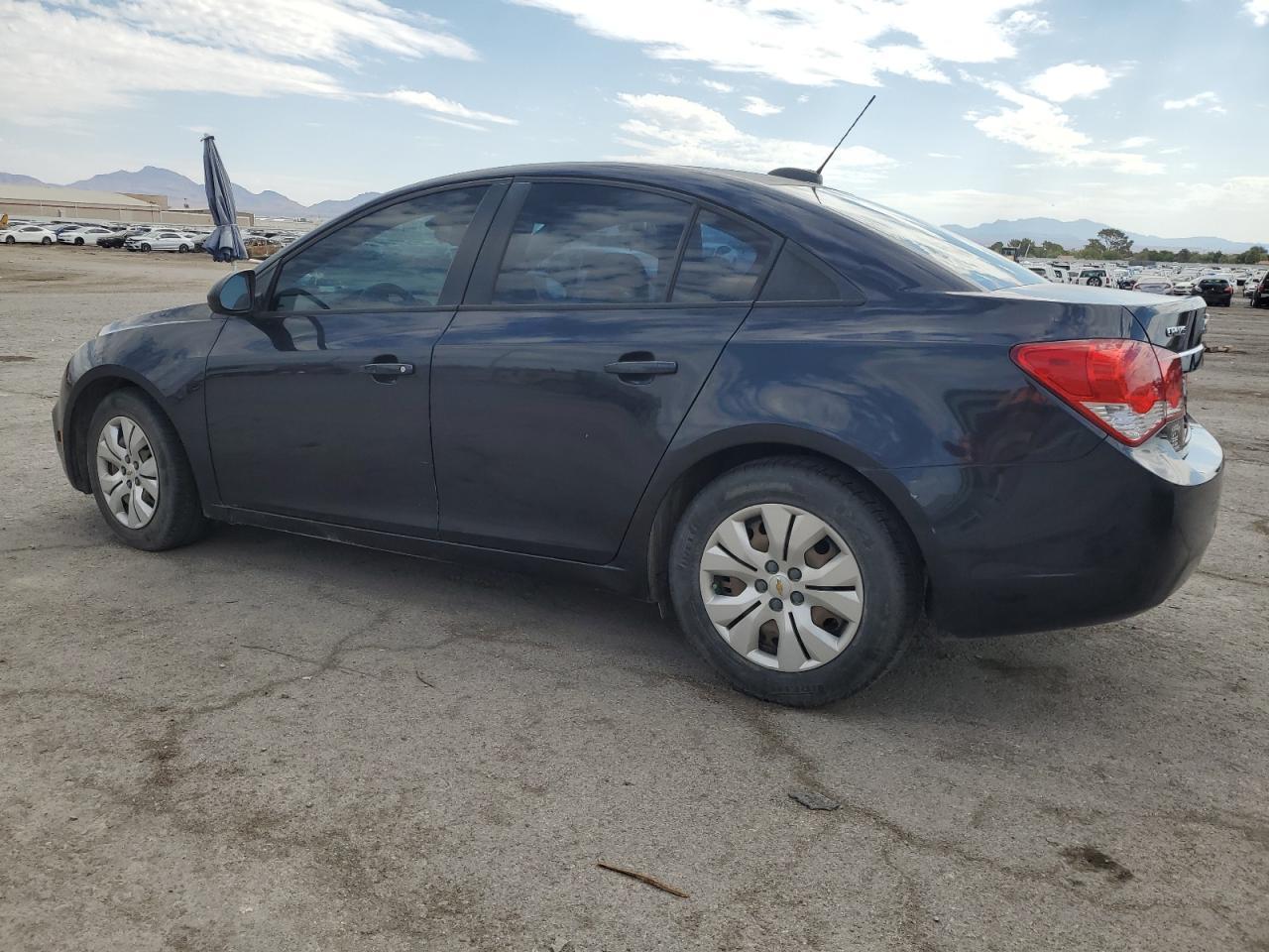 2015 Chevrolet Cruze Ls - Image 2