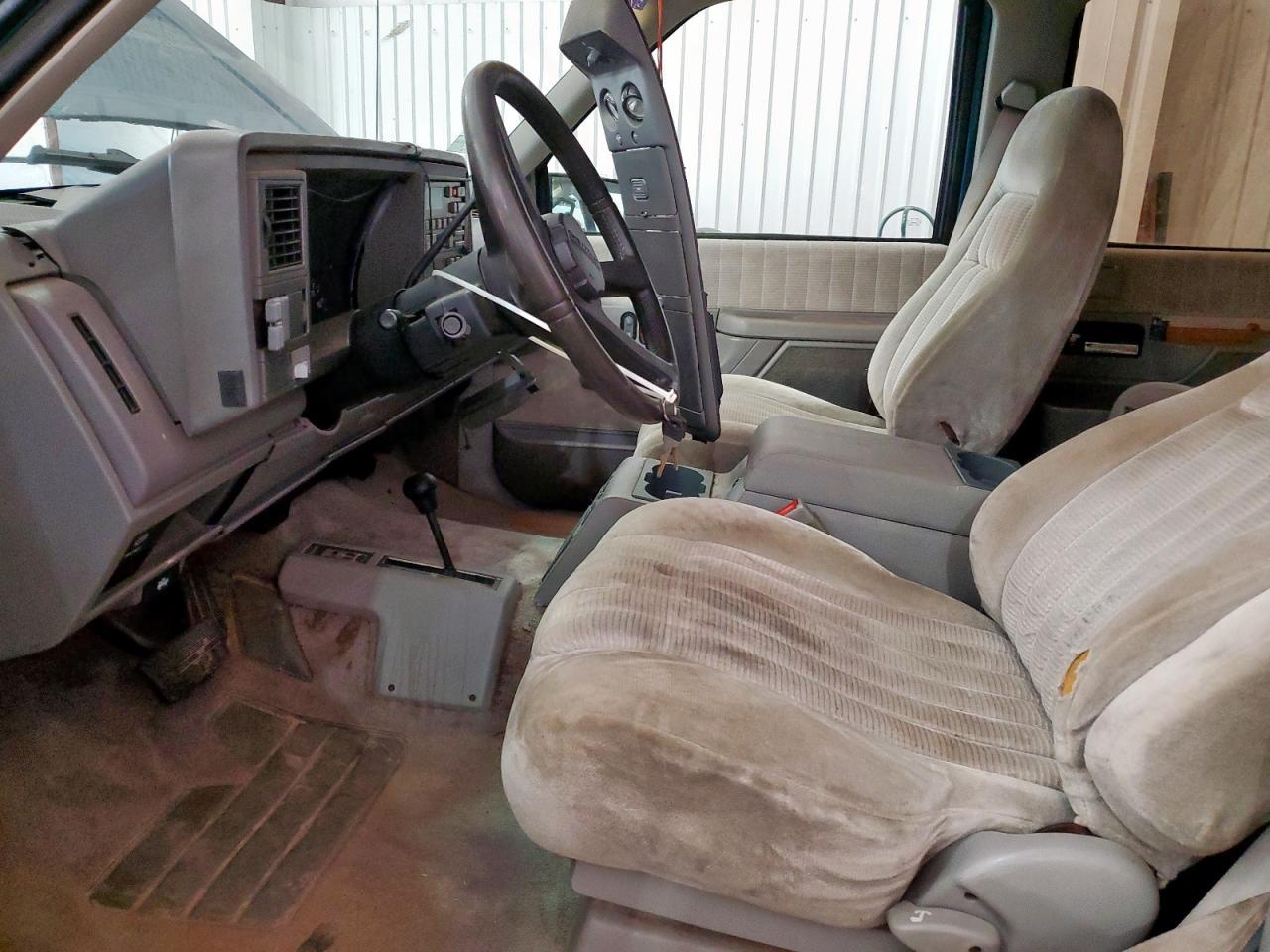 1992 Chevrolet Suburban K1500 - Image 7