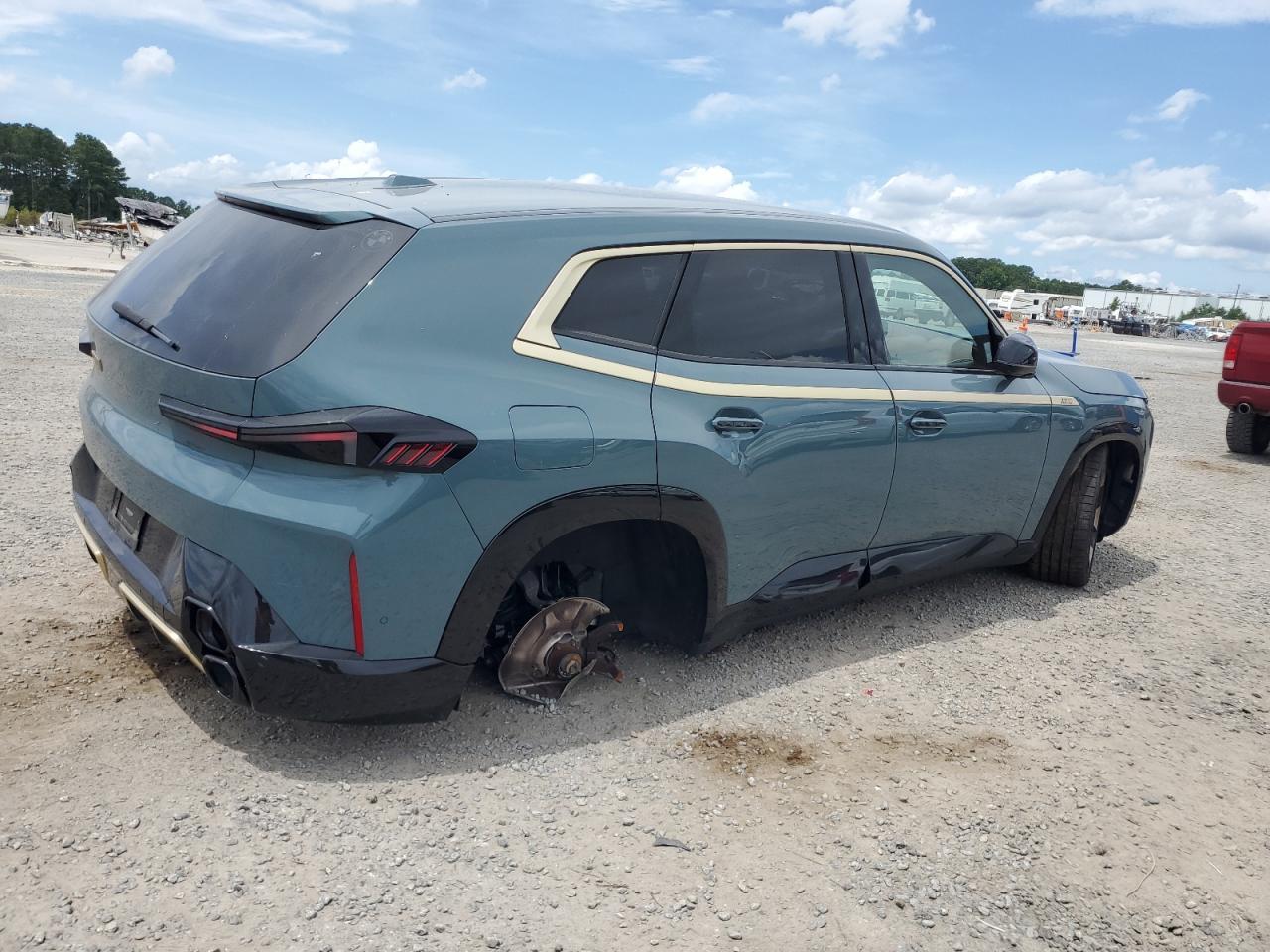 2023 BMW Xm - Фото 3