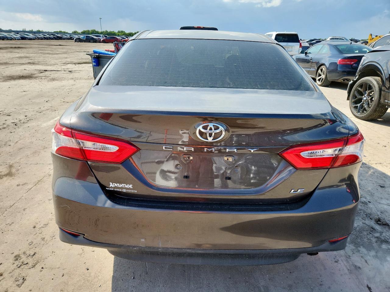 2018 Toyota Camry L - Фото 6