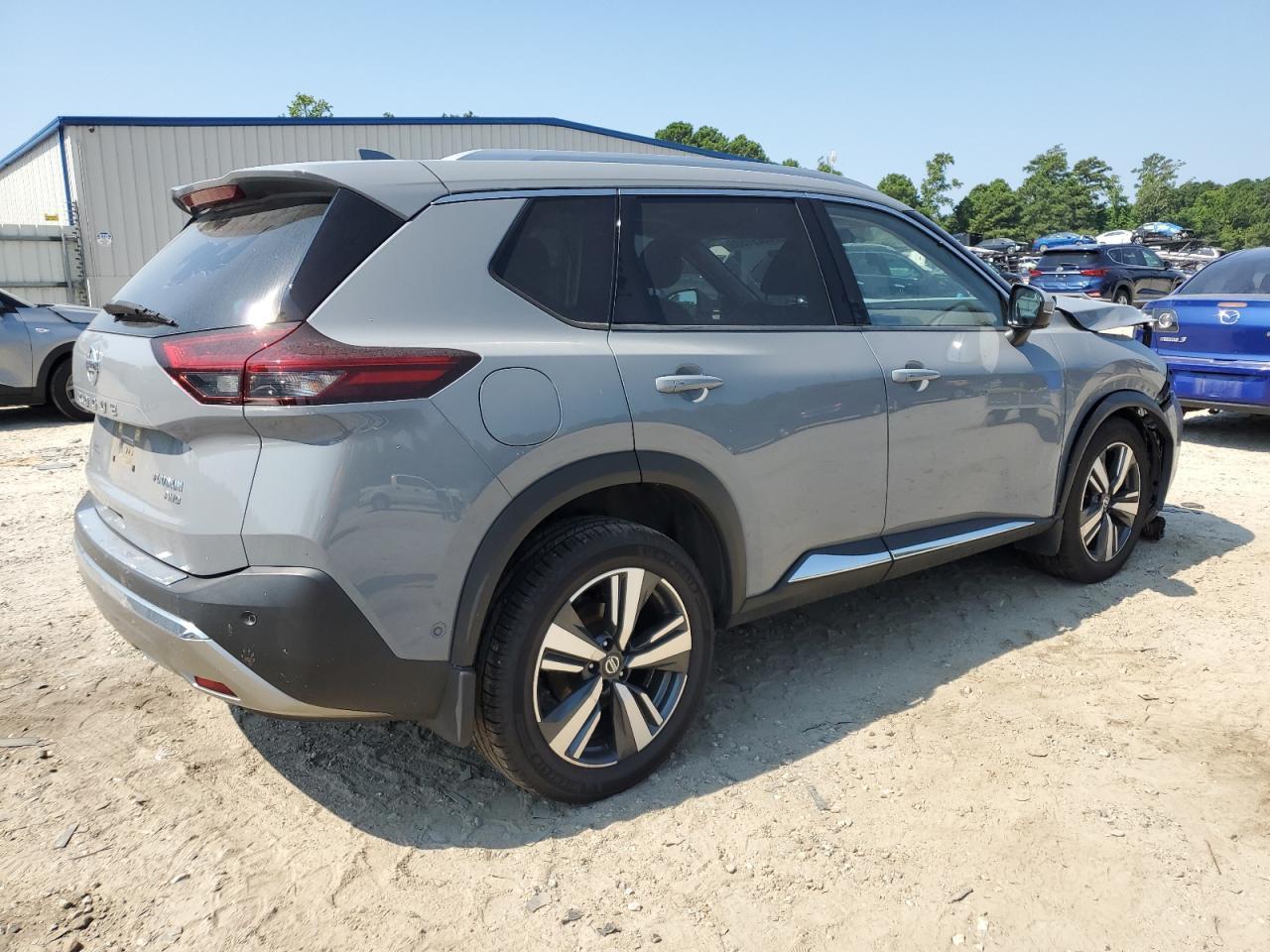 2021 Nissan Rogue Platinum - Фото 3