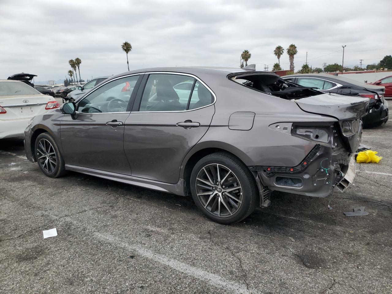 2024 Toyota Camry Se - Фото 2