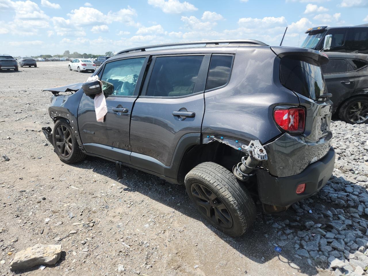 2018 Jeep Renegade Latitude - Image 2