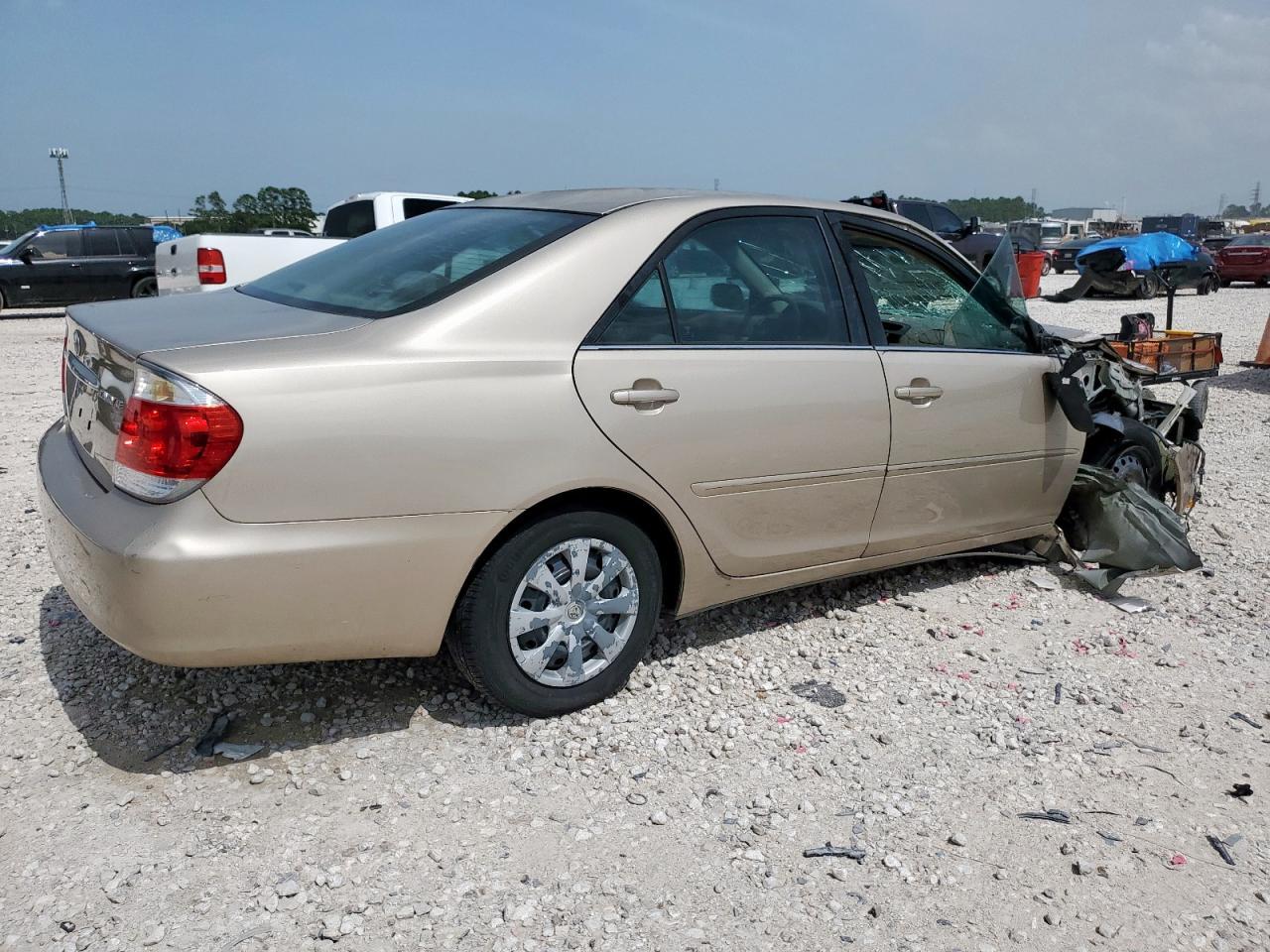 2005 Toyota Camry Le - Фото 3