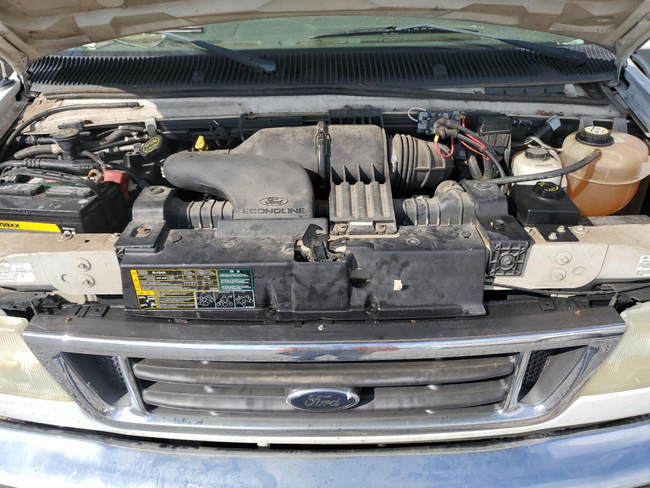 2005 Ford Econoline E450 Super Duty Cutaway Van - Image 7