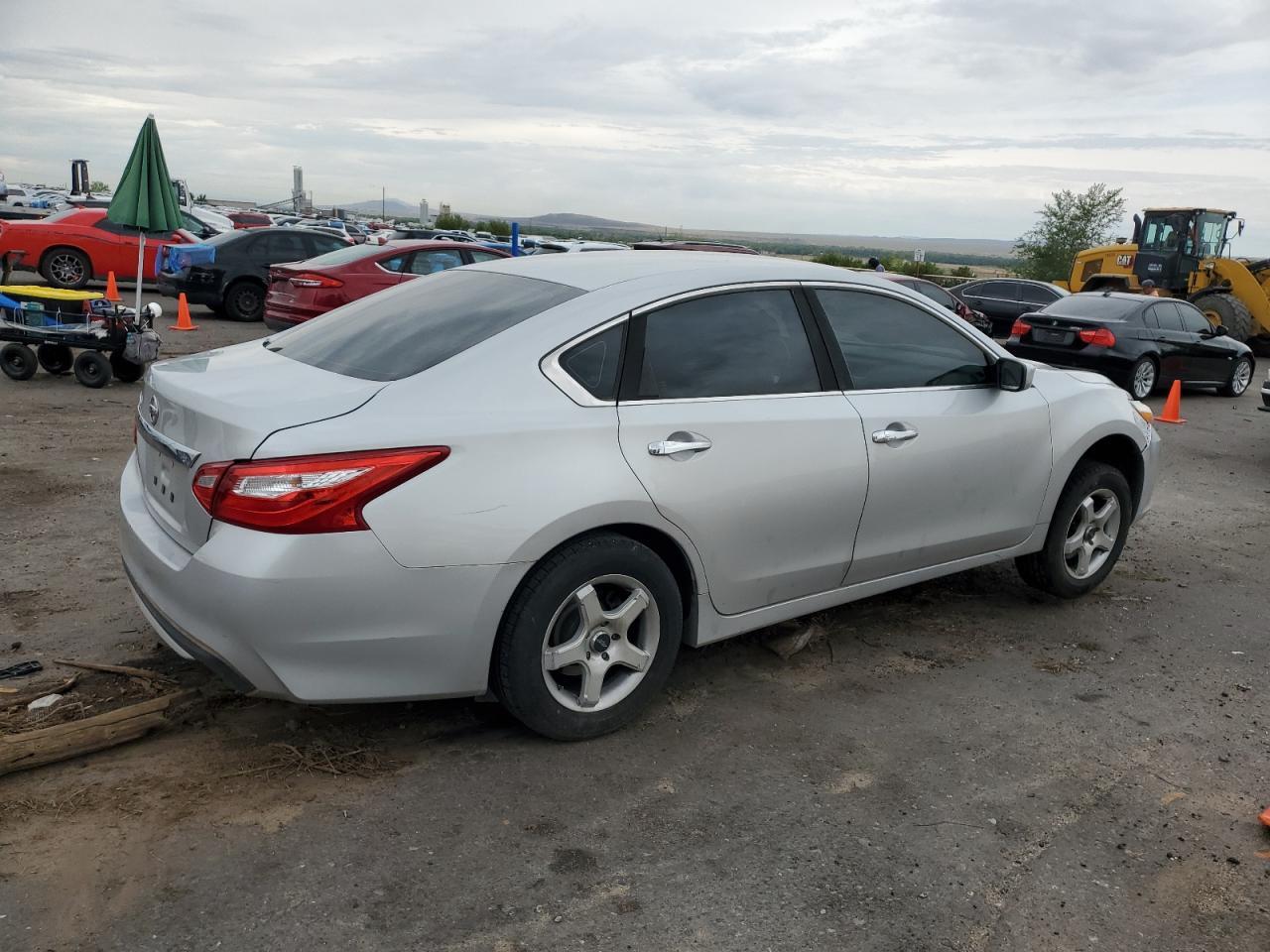 2016 Nissan Altima 2.5 - Image 3