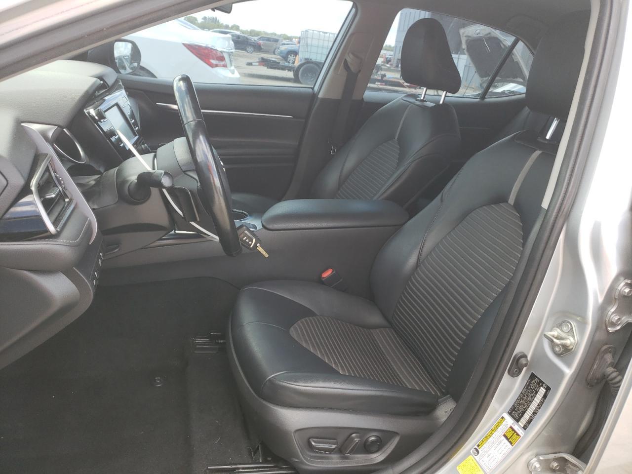 2020 Toyota Camry Se - Image 7