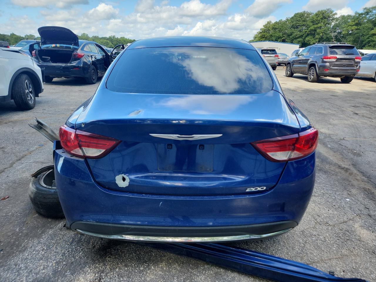 2015 Chrysler 200 Limited - Image 6