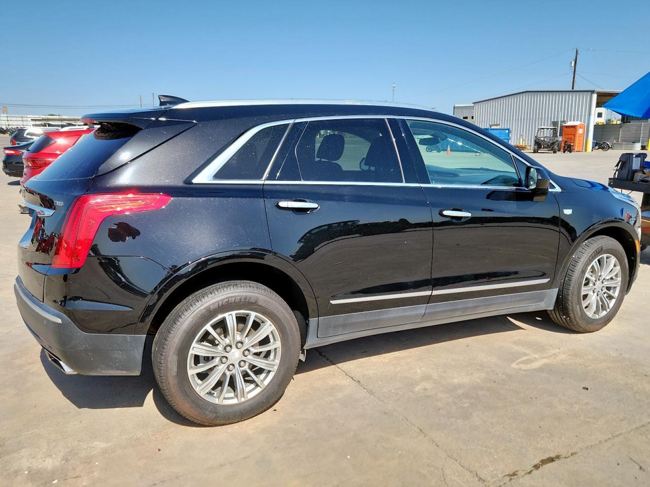 2017 Cadillac Xt5 Luxury - Image 3