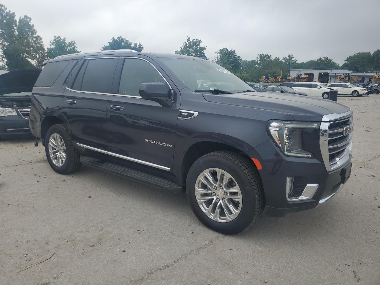 2023 GMC Yukon Slt - Фото 4