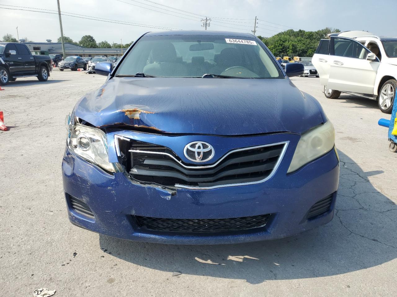 2010 Toyota Camry Base - Фото 5