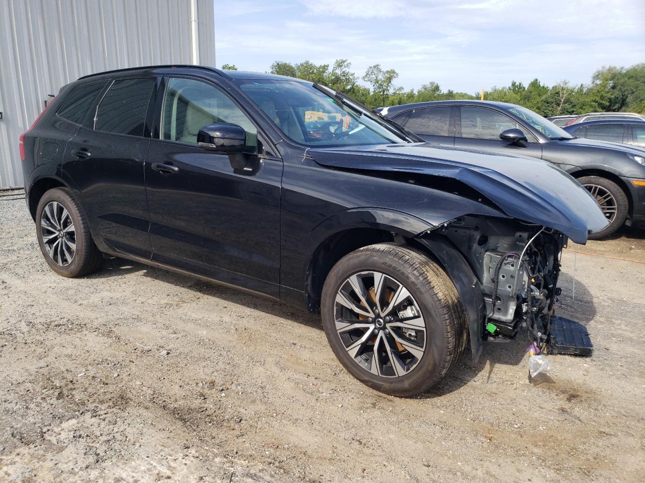 2025 Volvo Xc60 Plus - Image 4