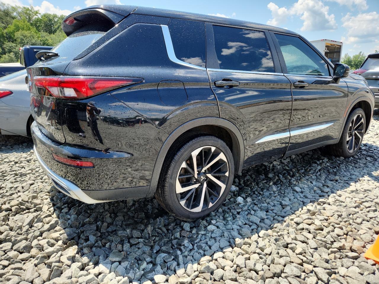 2023 Mitsubishi Outlander Se - Фото 3