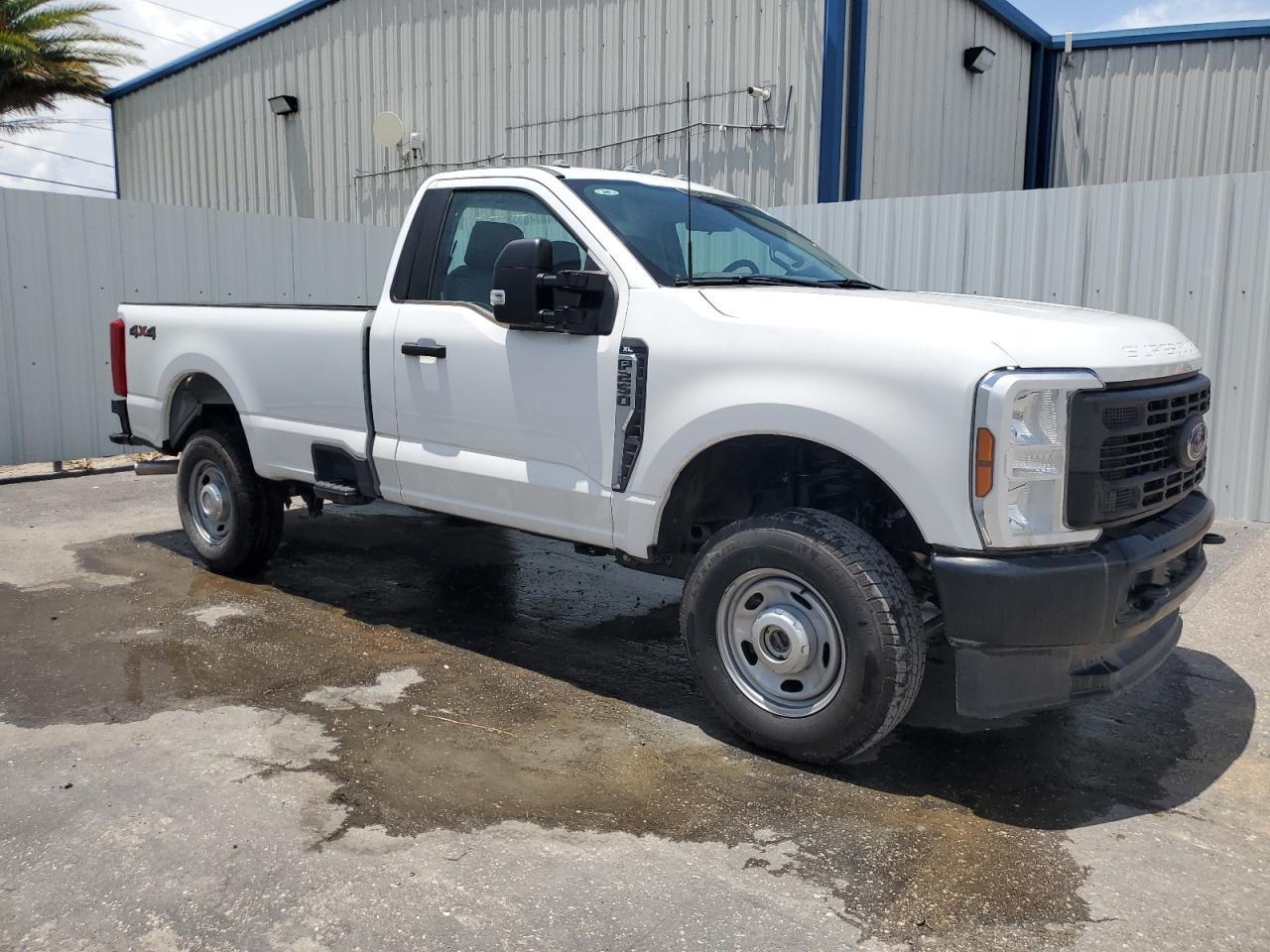 2024 Ford F250 Super Duty - Фото 4