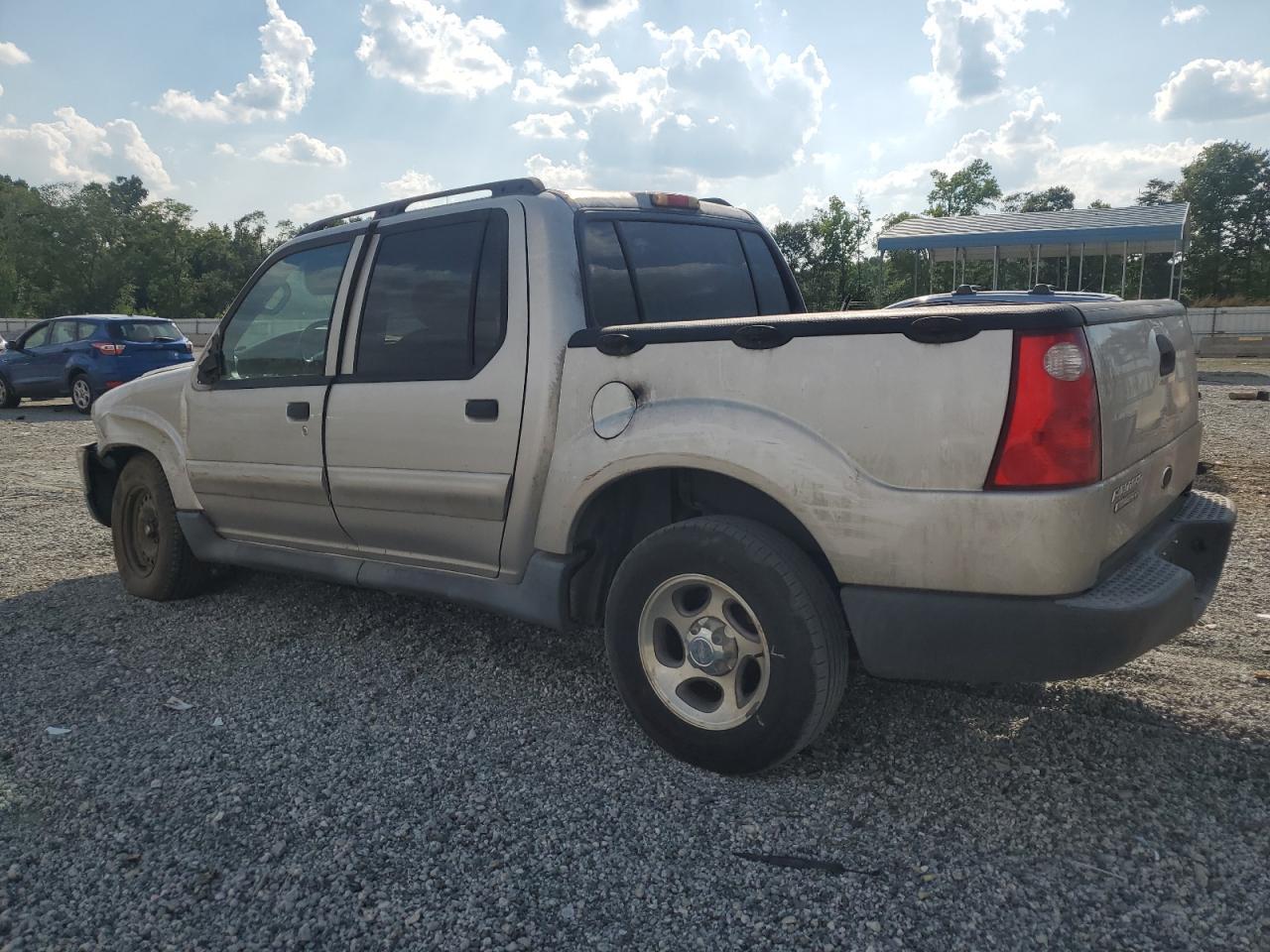 2005 Ford Explorer Sport Trac - Image 2