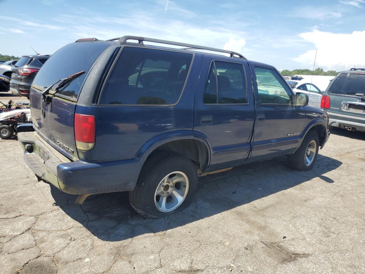 2002 Chevrolet Blazer - Image 3