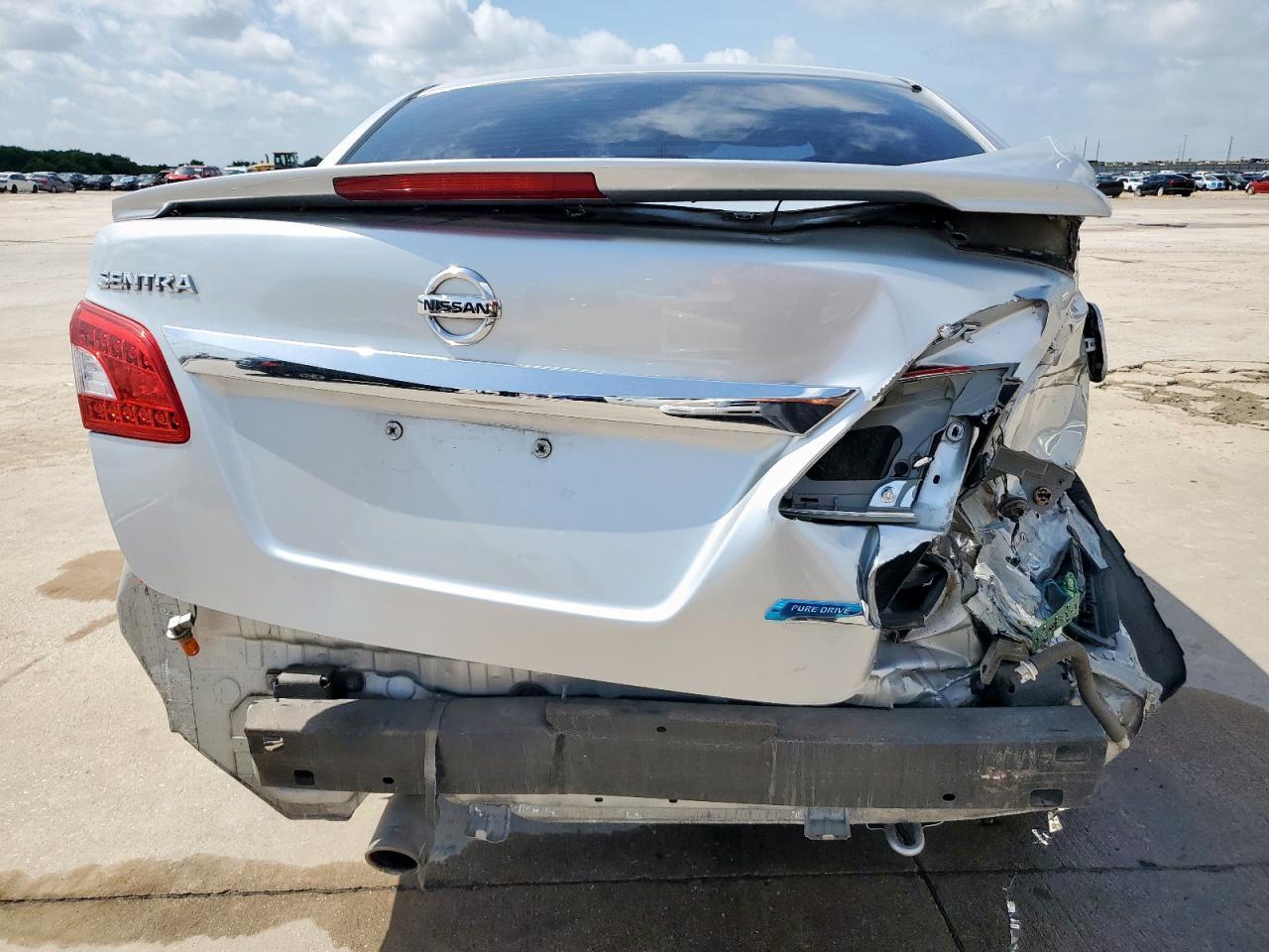 2014 Nissan Sentra S - Фото 6