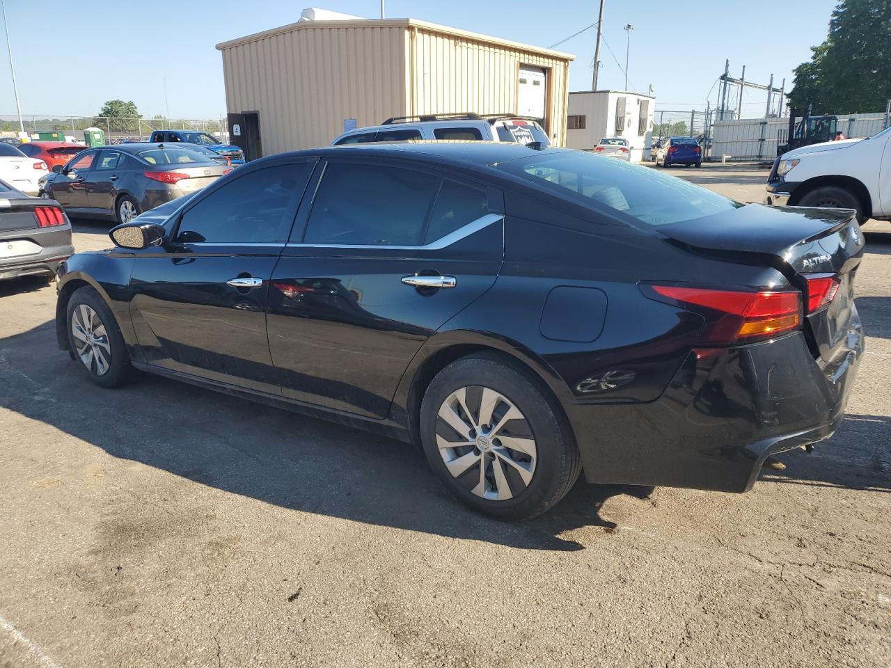 2020 Nissan Altima S - Image 2