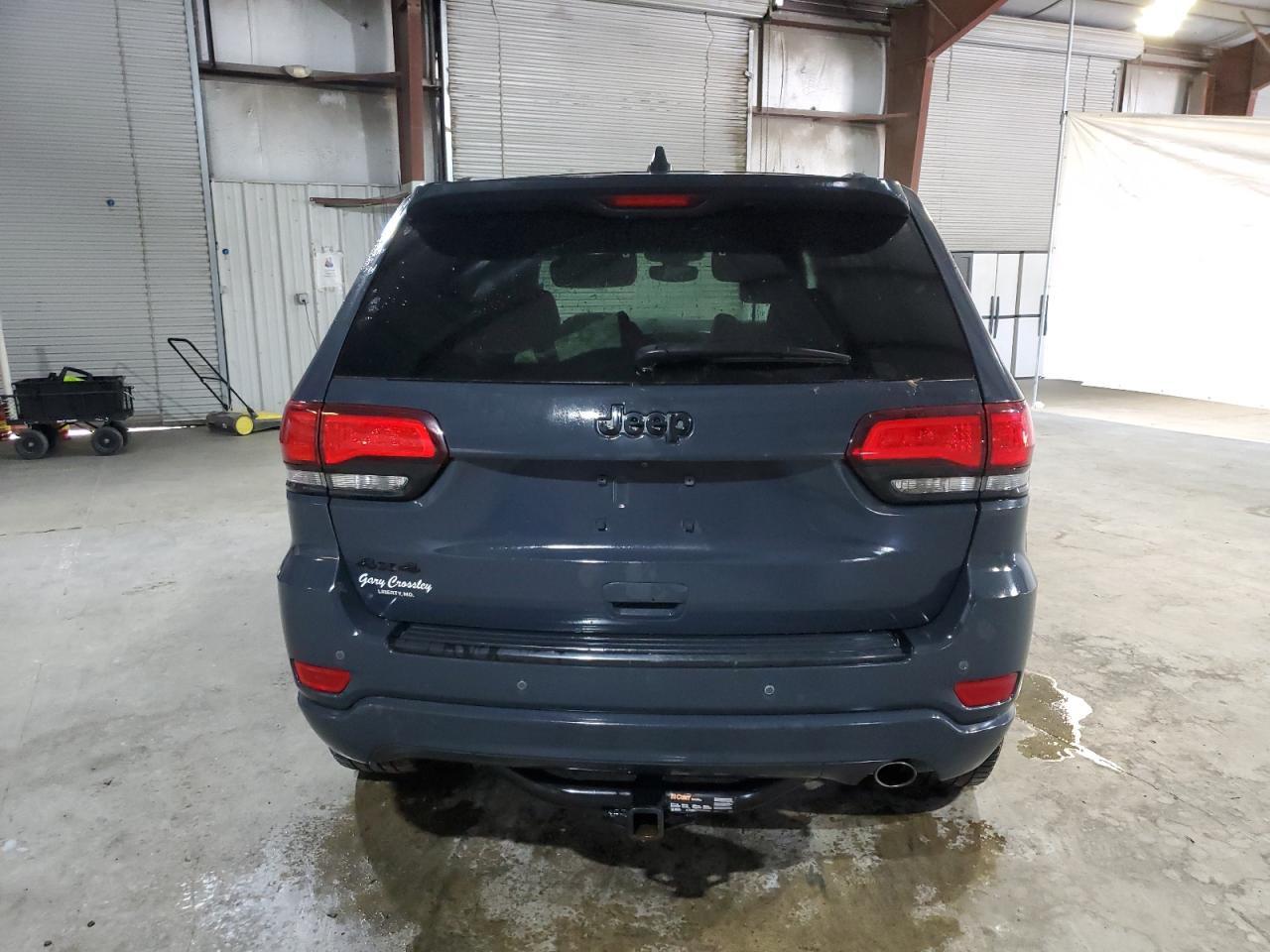 2018 Jeep Grand Cherokee Laredo - Image 6