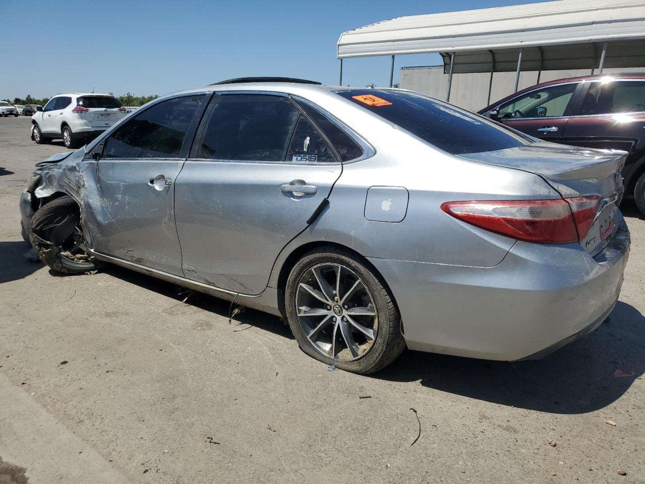 2016 Toyota Camry Le - Фото 2