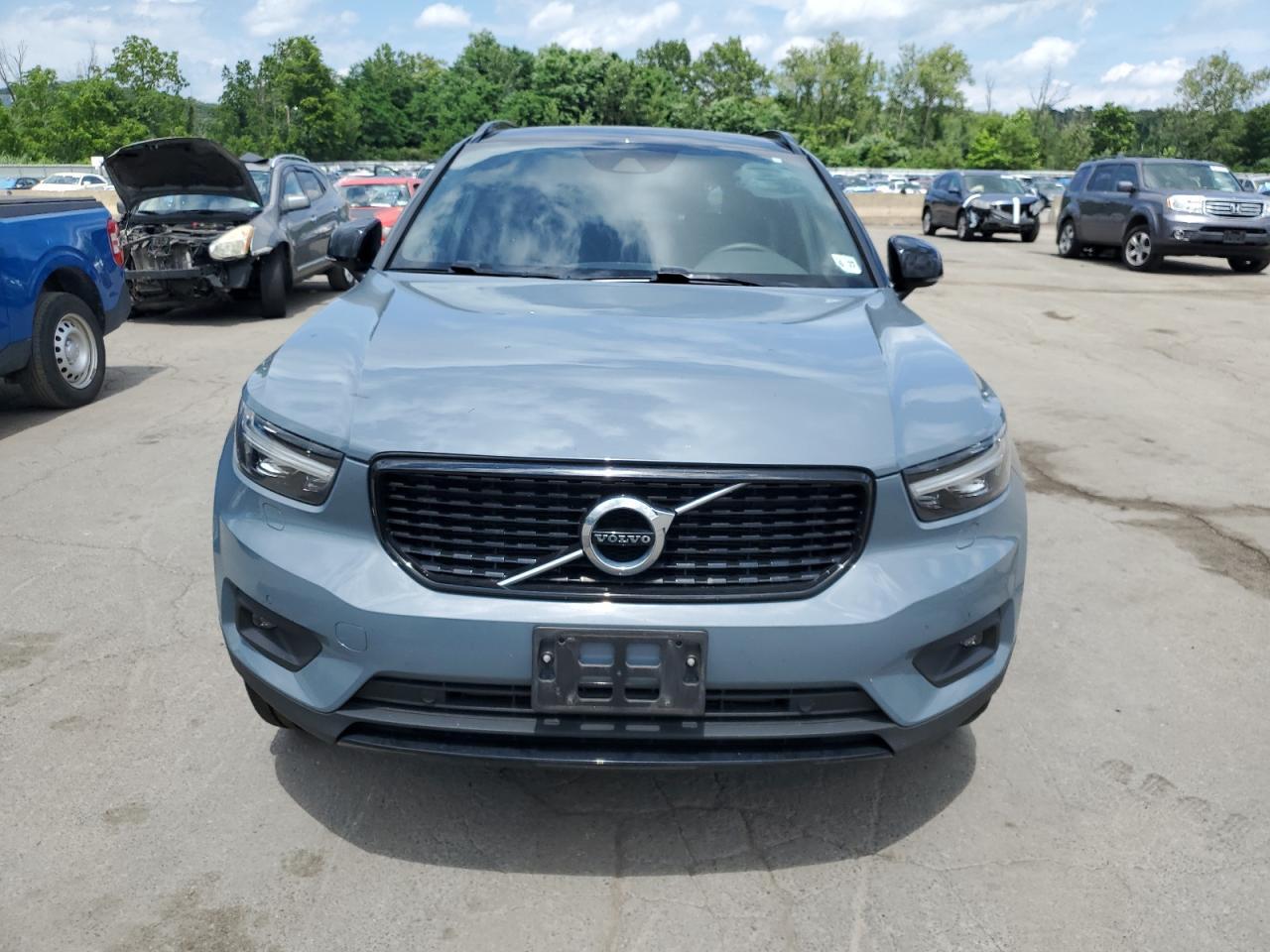 2022 Volvo Xc40 T5 R-Design - Image 5