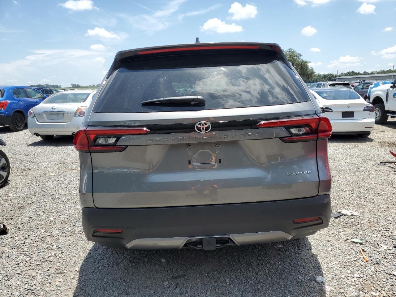 2025 Toyota Grand Highlander Le - Фото 6