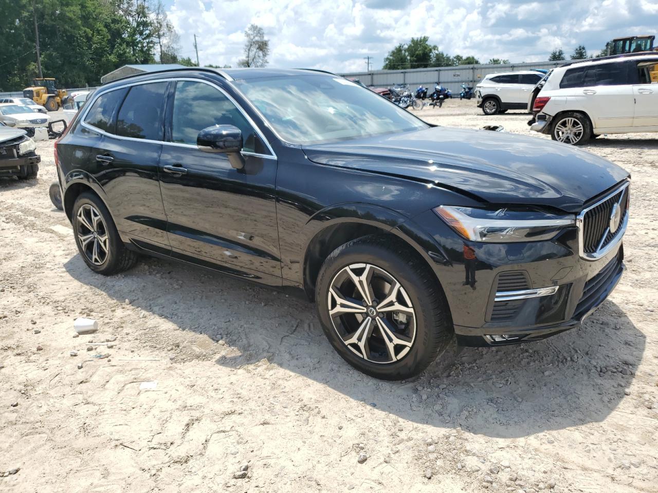 2022 Volvo Xc60 B5 Momentum B5 Momentum - Image 4