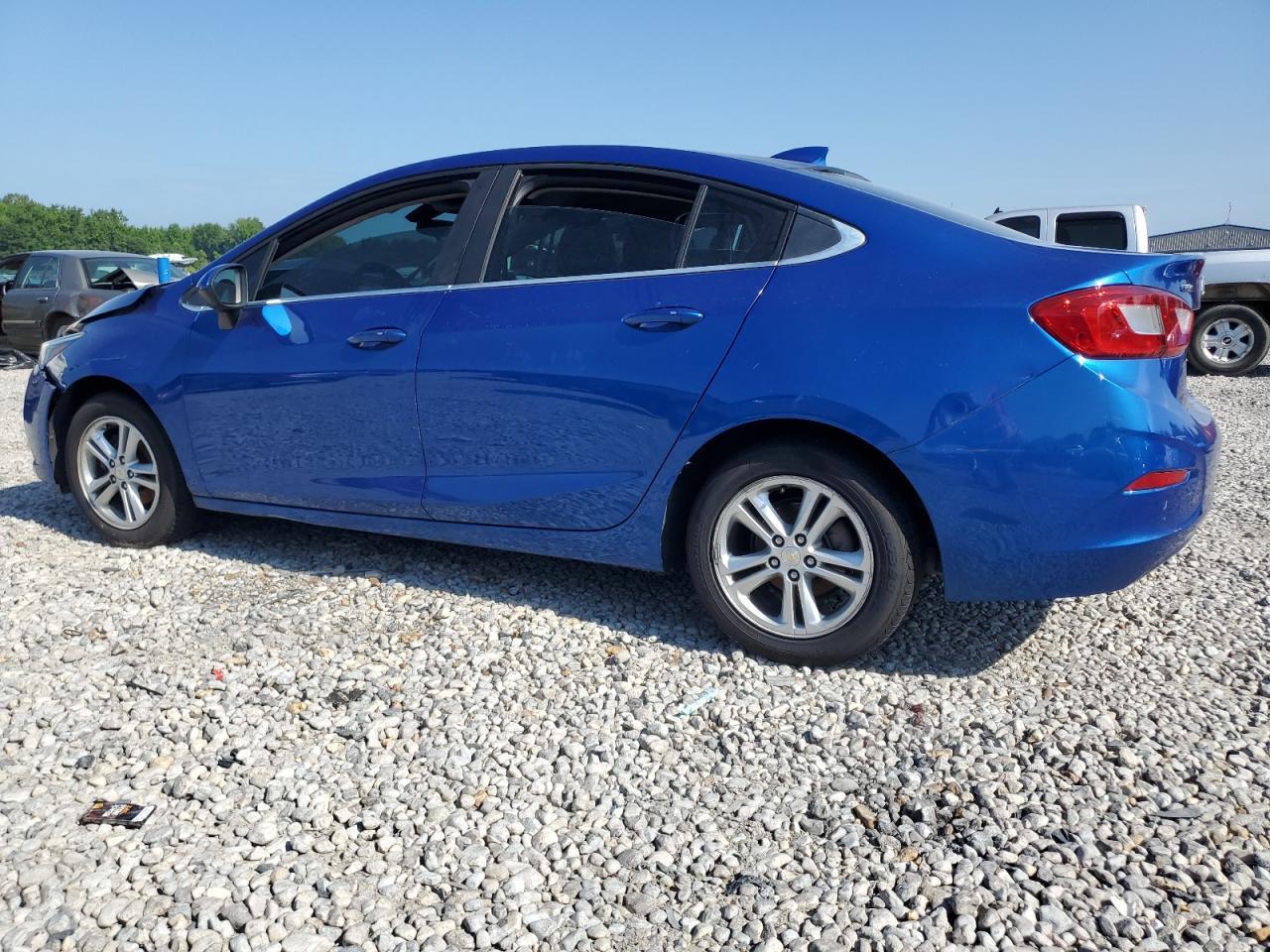 2018 Chevrolet Cruze Lt - Image 2