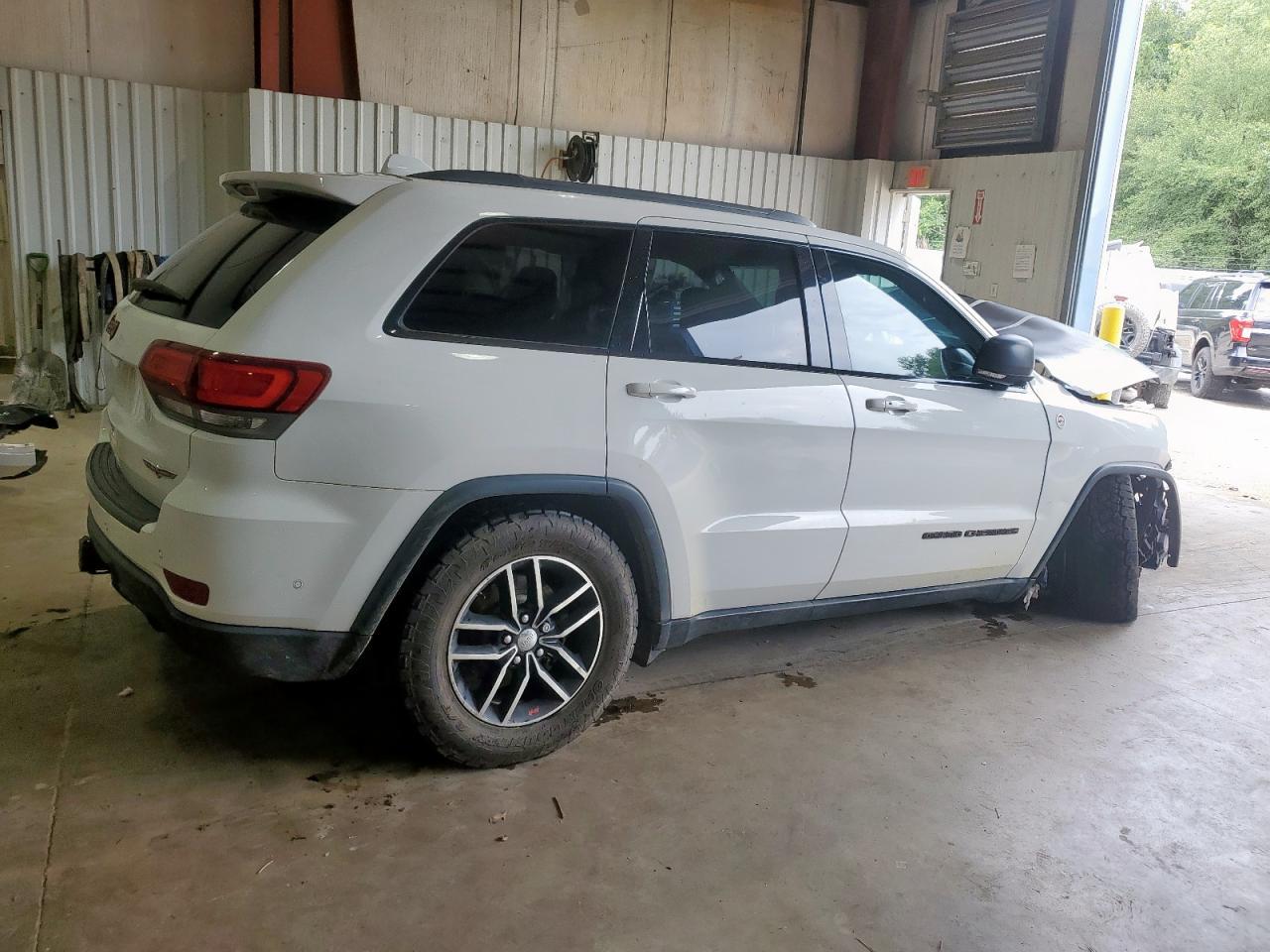 2017 Jeep Grand Cherokee Trailhawk - Фото 3