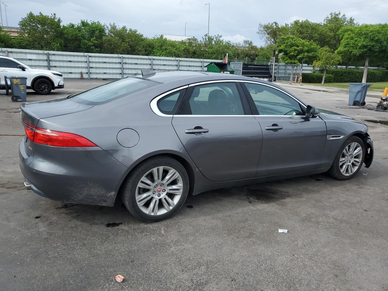 2016 Jaguar Xf Premium - Фото 3