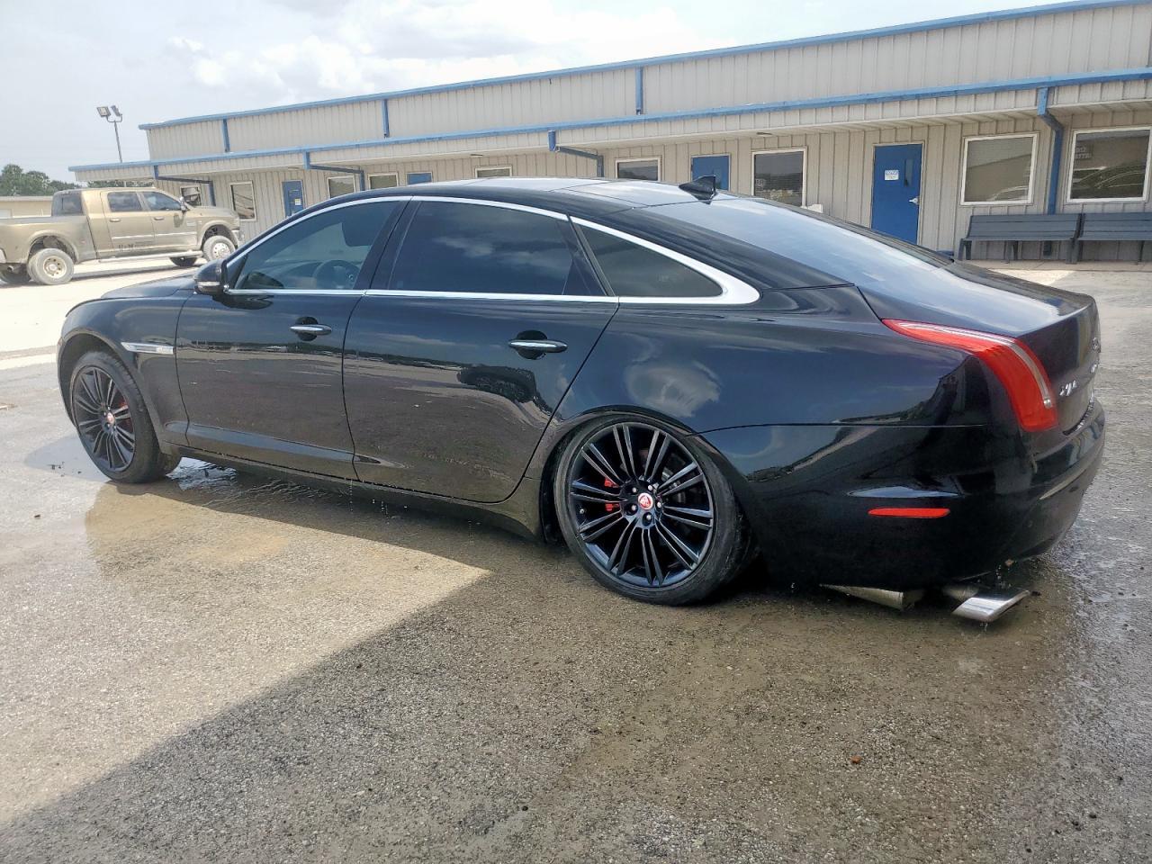 2014 Jaguar Xjl Portfolio - Image 2