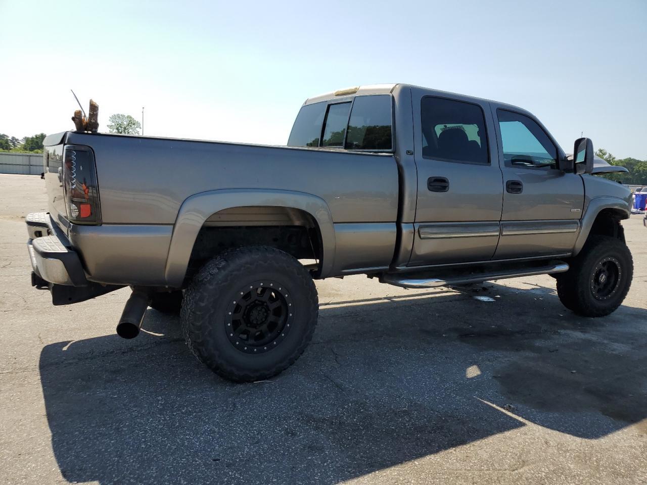 2006 Chevrolet Silverado K2500 Heavy Duty - Image 3