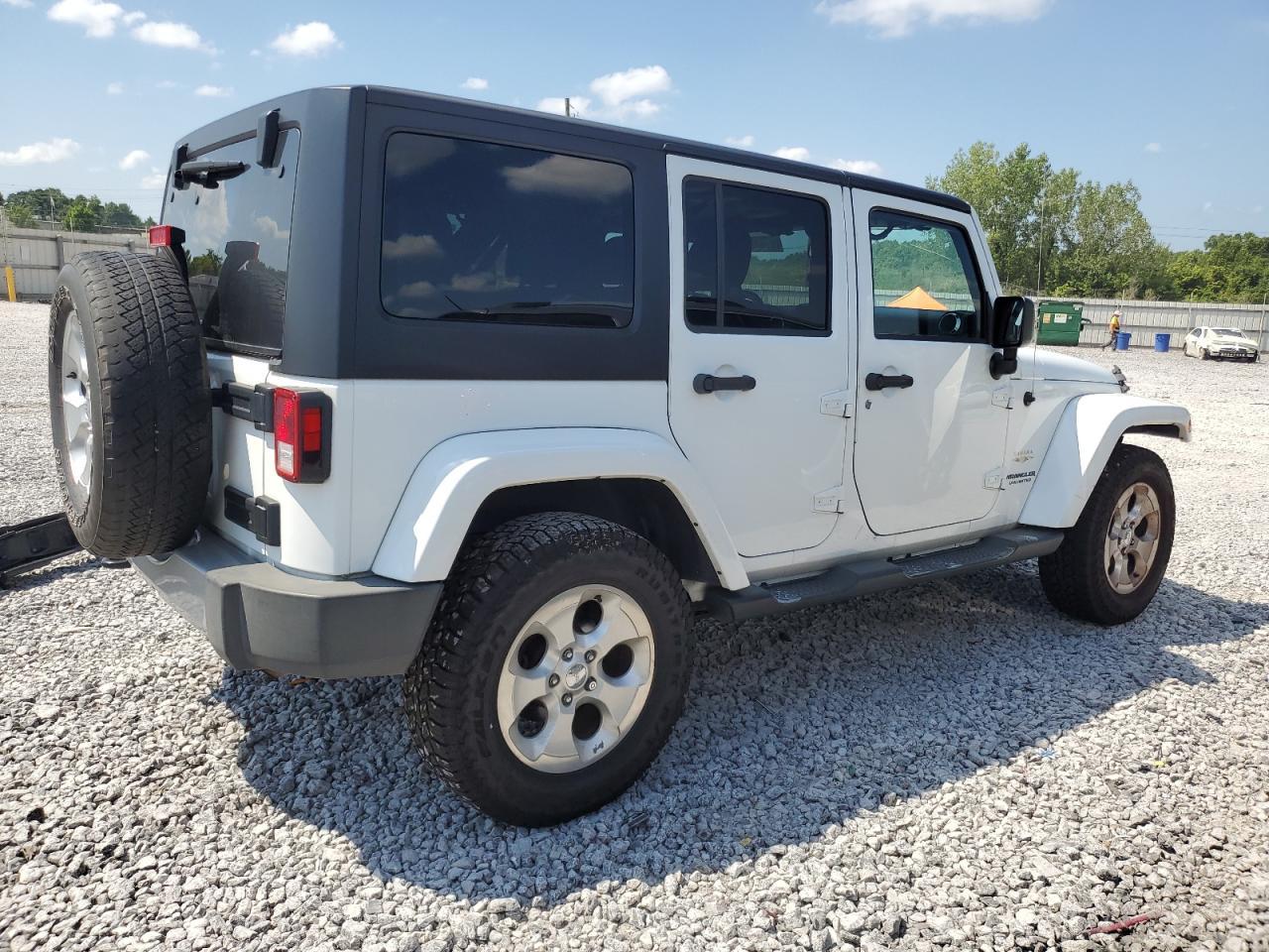 2015 Jeep Wrangler Unlimited Sahara - Image 3