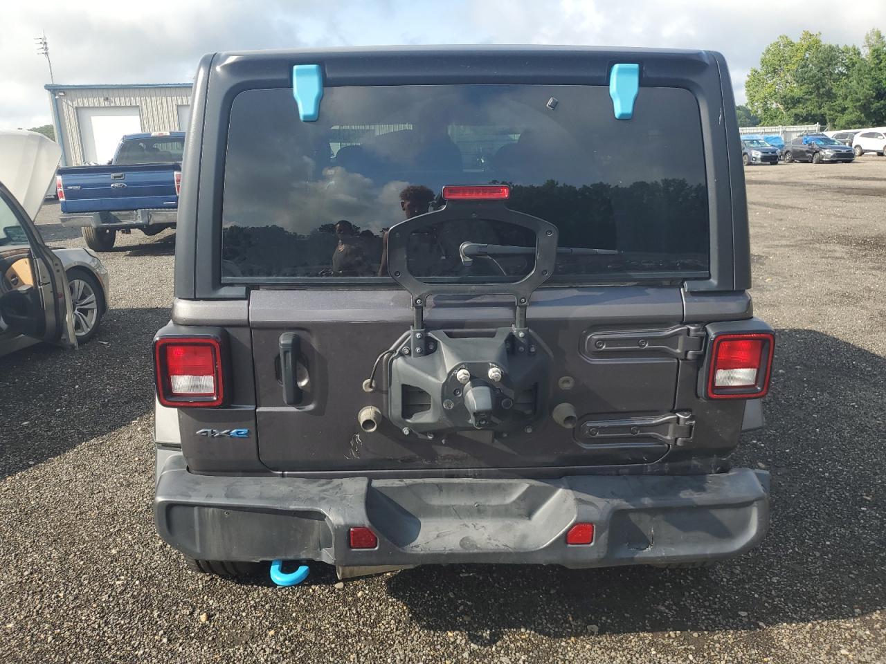 2024 Jeep Wrangler 4Xe - Image 6