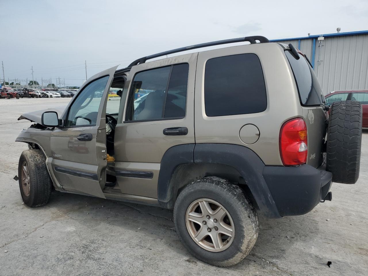 2004 Jeep Liberty Sport - Фото 2