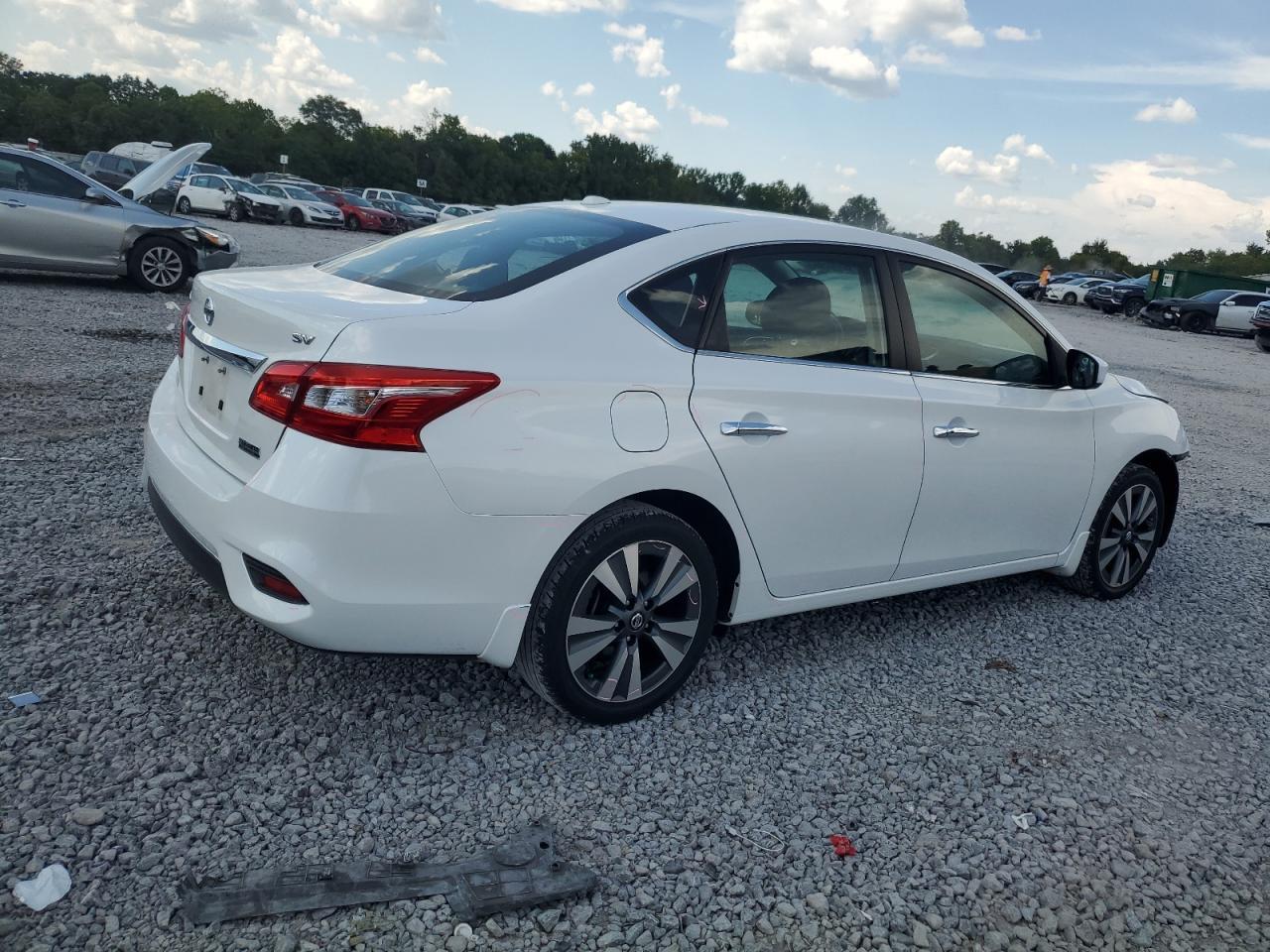 2019 Nissan Sentra S - Фото 3