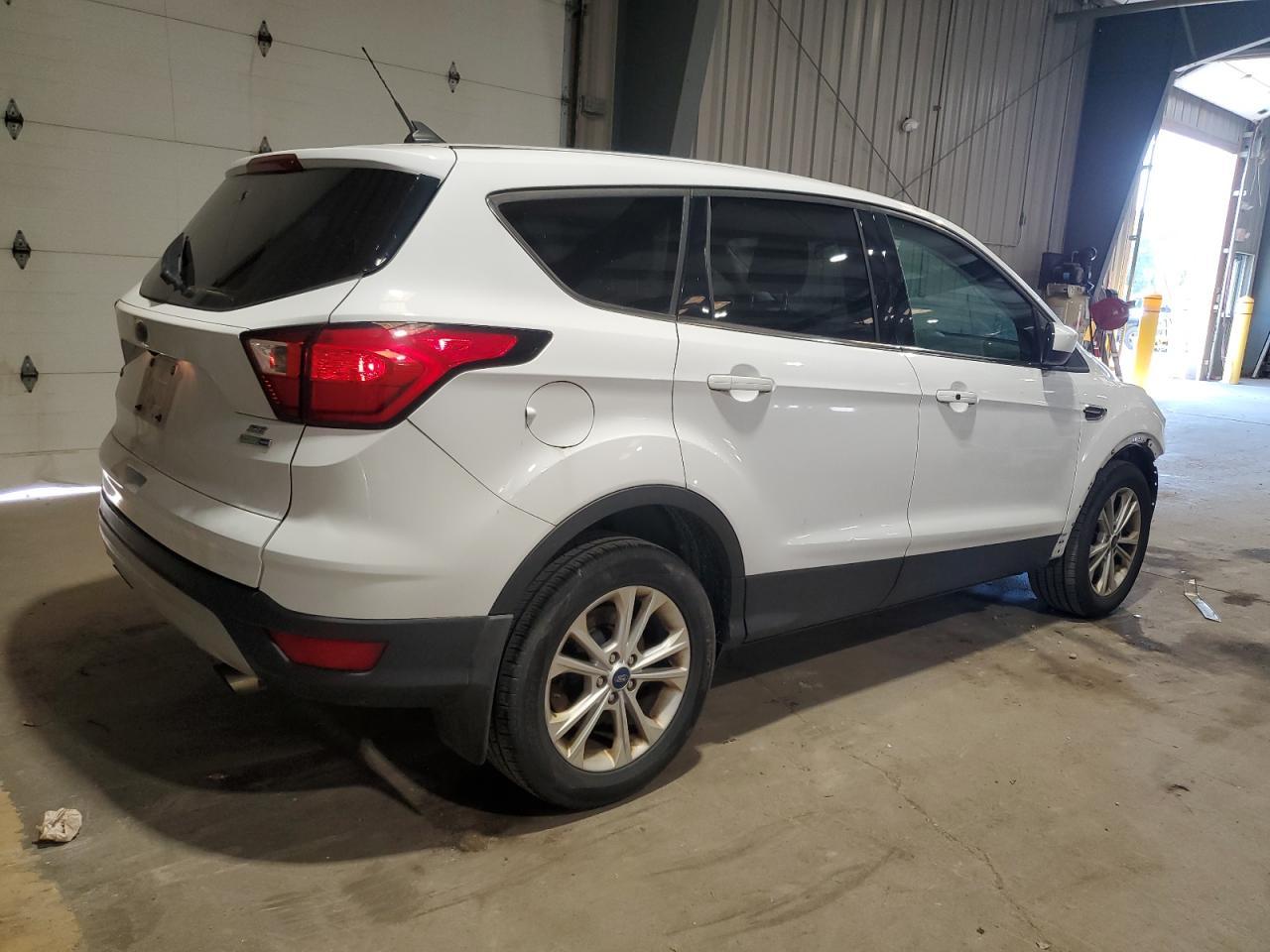 2019 Ford Escape Se - Image 3