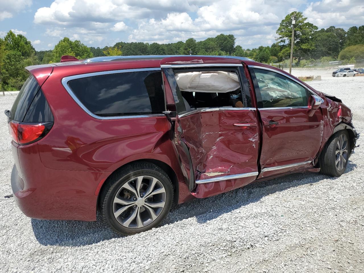 2018 Chrysler Pacifica Limited - Image 3