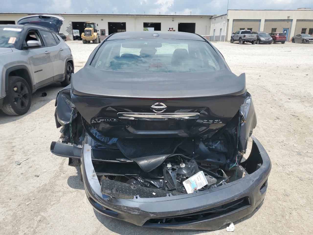 2010 Niss Altima 2.5 - Фото 6