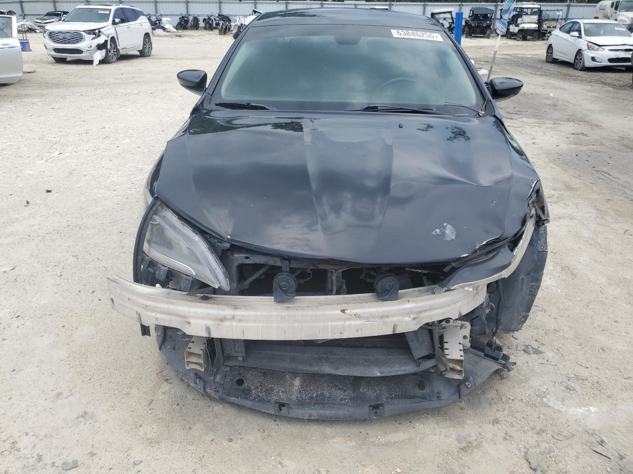 2015 Chrysler 200 Limited - Image 5
