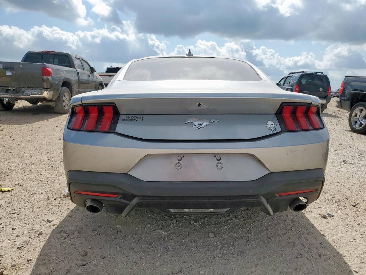 2024 Ford Mustang - Фото 6