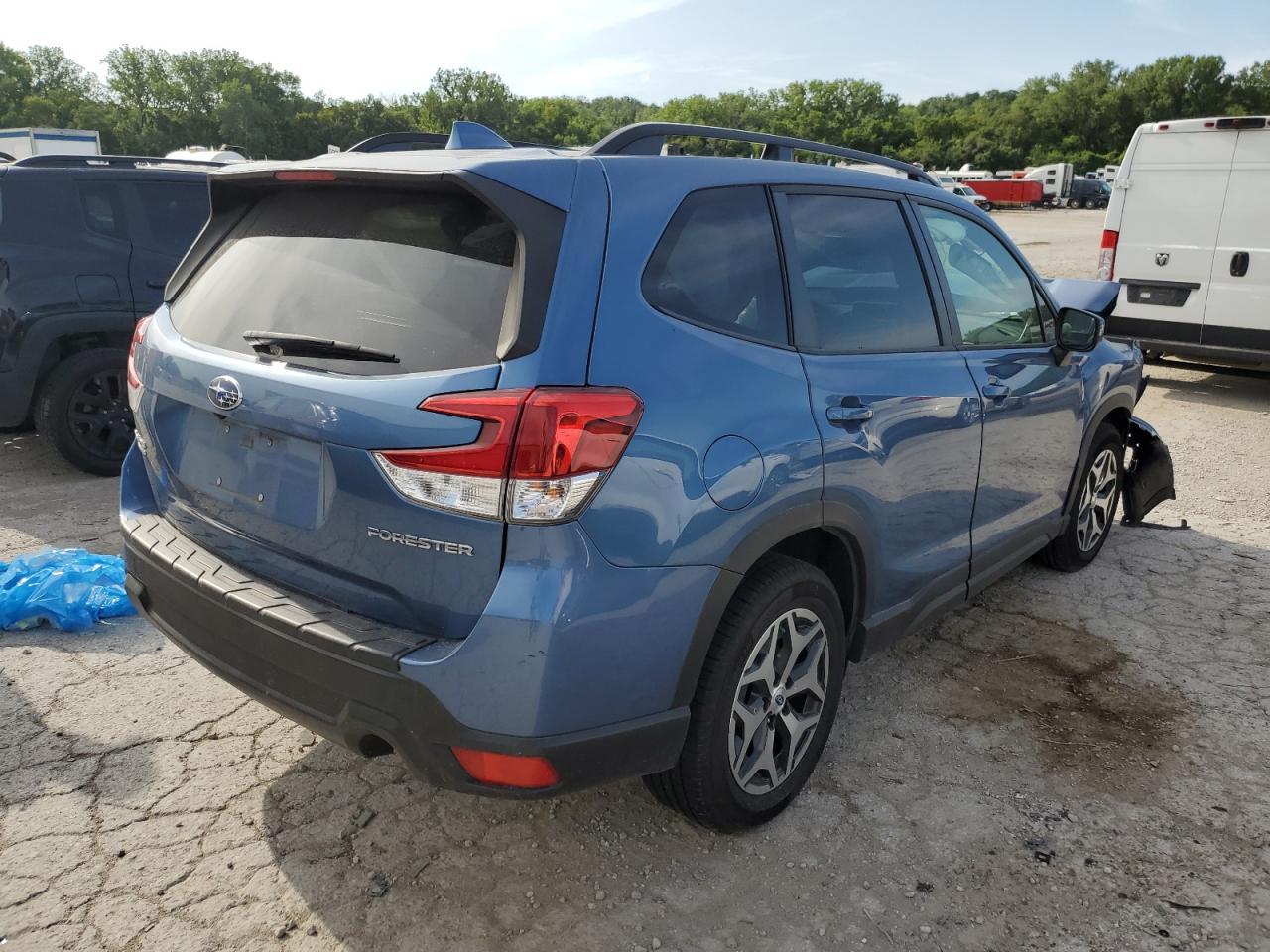 2019 Subaru Forester Premium - Фото 3